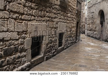 Barcelona,spain-august 31,2015: Ancient Street In Call Jueu (jewish Quarter), Gothic Quarter Of Barc