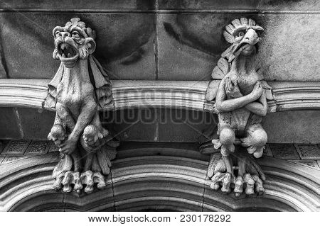 Barcelona,spain-november 22,2015: Architecture, Detail Imaginary Creatures In Balcony Of Palace, Pal