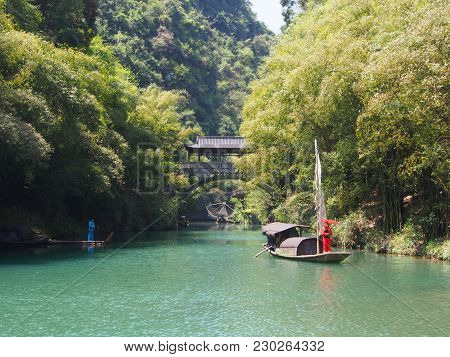 The River Cruise To Three Gorges Dam And Visit The Small Local Village In The Middleway. Travel In Y