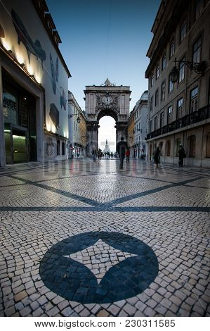 Lisbon, Portugal - January 26, 2011: The Rua Augusta Is An Area In Lower Lisbon Near The Praca Do Co