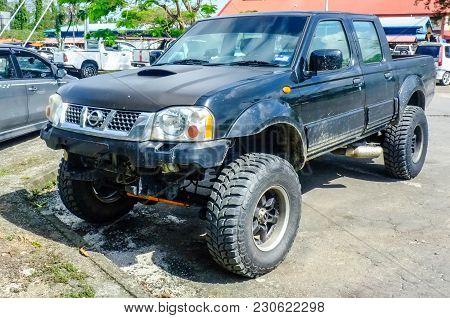 Kudat,sabah-feb 3,2018:view Of The 4wd Nissan Frontier 2004 Model Types Crew Cab In Kudat,sabah,mala