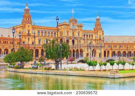 Square Of The Spain Is A Square In The Maria Luisa Park, In Sevi