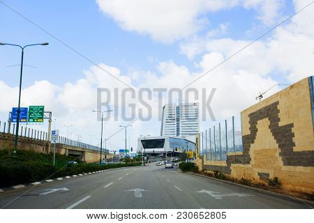 Rishon Le Zion, Israel- February 27, 2018: Cars On The Road On A Sunny Day In Rishon Lezion, Israel