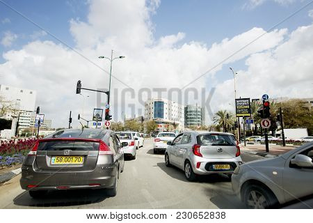 Rishon Le Zion, Israel- February 27, 2018: Cars On The Road On A Sunny Day In Rishon Lezion, Israel