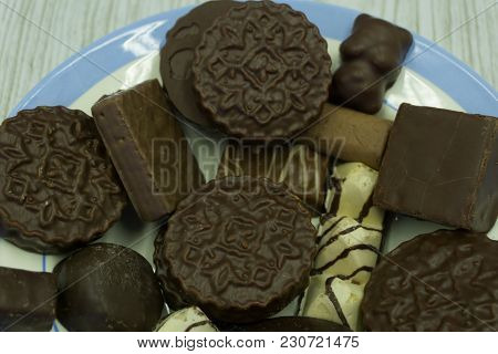 Round Chocolate Chip Cookies Waffles Weakness Yummy .