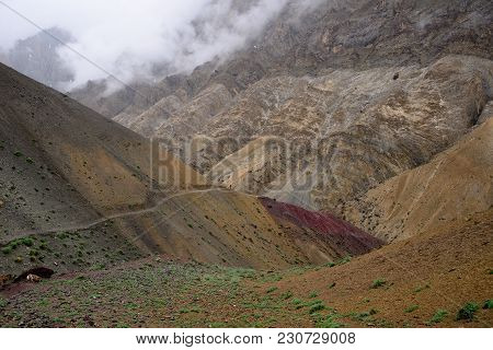 Traveller On The Trekking On Markha Valley Trek Route In Ladakh, Karakorum Panorama. This Region Is 