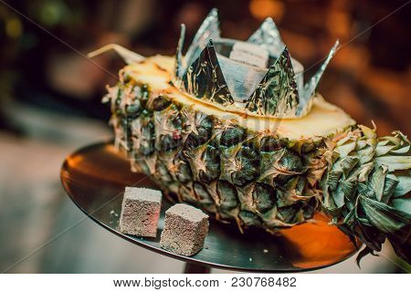 Stylish Hookah With The Aroma Pineapple For Relax.pineapple Shisha