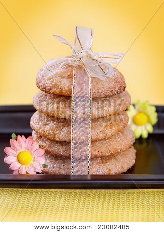 Soubory cookie na černém plátu
