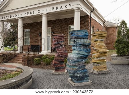 Public Library Open In Davidson, North Carolina, Nc, Usa, 9 March 2018