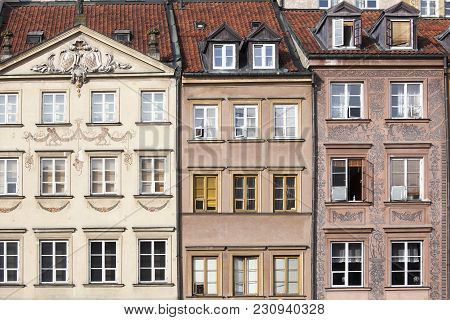 Warsaw, Poland - April 28, 2017: Warsaw Old Town Market Place Rynek Starego Miasta On A Sunny Day, W