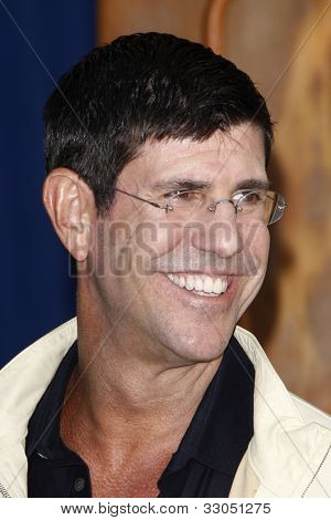 LOS ANGELES - 18 juin : Rich Ross lors de la création de Walt Disney Pictures ' Cars 2' à l'El Capitan