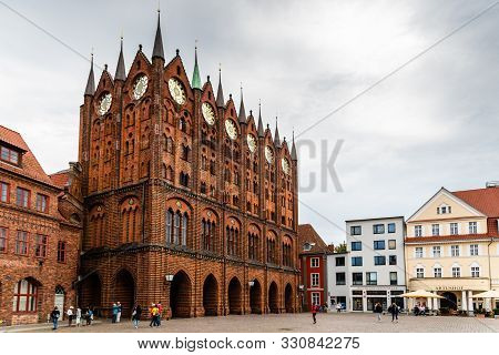Stralsund, Germany - July 31, 2019: Scenic View Of Alter Markt And The City Hall In The Old Town. St