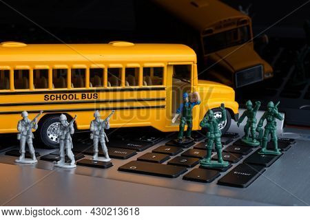 Soidier Toy Set Protecting Shoolbus Concept, Savety.