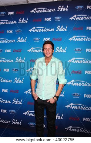 LOS ANGELES - MAR 7: Paul Jolley kommt auf die 2013 