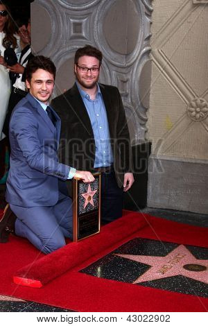 LOS ANGELES - MAR 7: James Franco, Seth Rogen auf der Hollywood Walk of Fame Zeremonie zu Ehren James