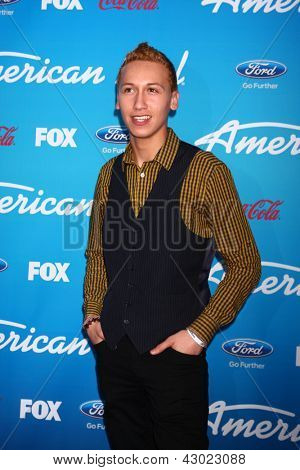 LOS ANGELES - 7 mar: Devin Velez มาถึงในปี 2013 