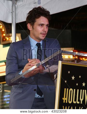 LOS ANGELES - MAR 7: James Franco an die Hollywood Walk of Fame Zeremonie zu Ehren James Franco bei t