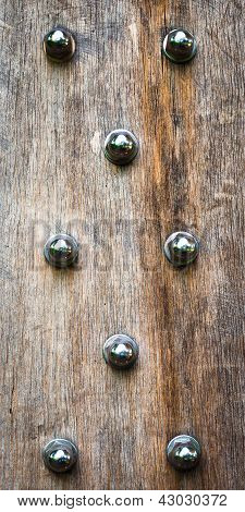 Holz und Schrauben