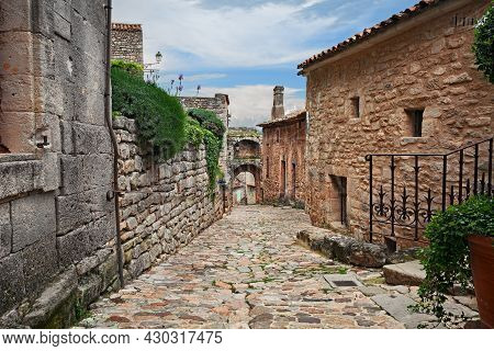 Lacoste, Vaucluse, Provence-alpes-cote D'azur, France: Ancient Alley In The Old Town Of The Medieval