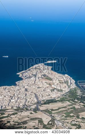 Bugibba In Malta von der Luft aus gesehen