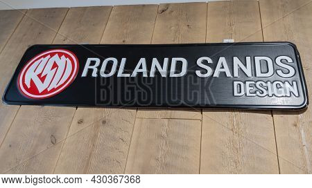 Bordeaux , Aquitaine France - 08 15 2021 : Roland Sands Design Rsd Store Facade Wall Logo Text And B