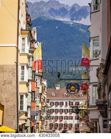 The Historic District Of Innsbruck With Beautiful Pedestrian Zone And Market Square - Innsbruck, Aus