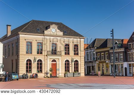 Steenwijk, Netherlands - March 27, 2020: Historic Houses On The Market Square Of Steenwijk, Netherla