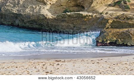 Smashing Wave