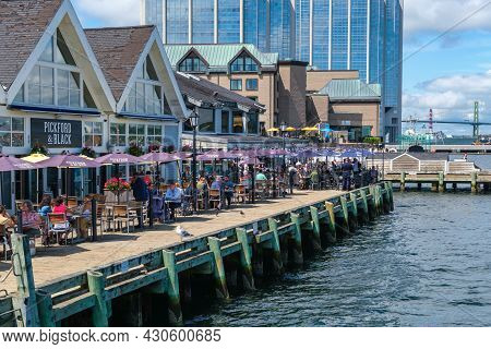 Halifax, Nova Scotia, Canada - 11 August 2021: People Eating At The Terrace Of The Pickford And Blac