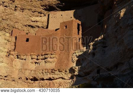 Fantastic View Of The Cliff Dwellings And Historic Culture.