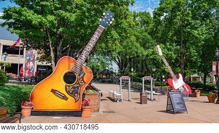 Huge Guitars At Grand Ole Opry - Nashville, Tennessee - June 15, 2019