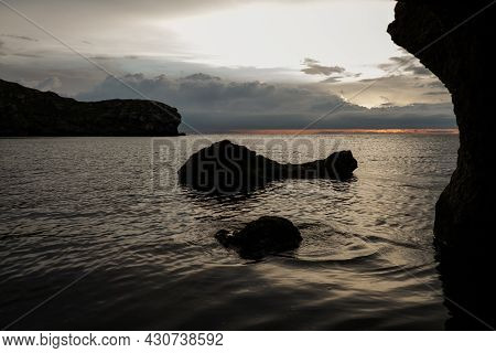 The Concept Of Boating, Recreation, Travel - Splashes Of Blue Water In The Rsea, Ocean, Mountains, S