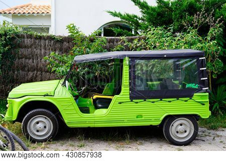 Bordeaux , Aquitaine  France - 08 17 2021 : Citroen Green Mehari Beach Sand Buggy From France Retro 