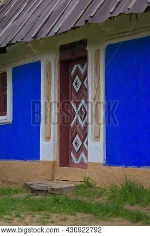 Kyiv. Pirogovo. Ukraine - May 02, 2021: Fragment Of A Traditional Ukrainian Wooden Old House. One-st