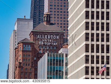 Allerton Hotel Tip Top Tap In Chicago - Chicago, Illinois - June 11, 2019