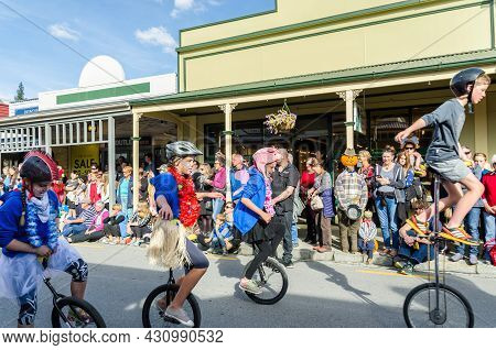 Arrowtown, New Zealand - April 23,2016 : There Is Parade Event During The Arrowtown Autumn Festival