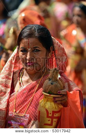 Crowd of Hindu people during a religious festivity