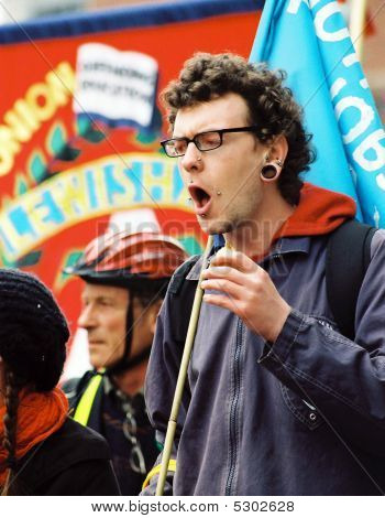 Manifestante en las protestas de Cumbre del G20 en Londres Reino Unido