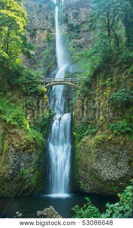 Multinomah Falls In The Columbia Gorge State Park, Oregon