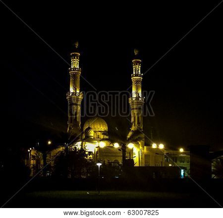 Mosque Um Al-tobool