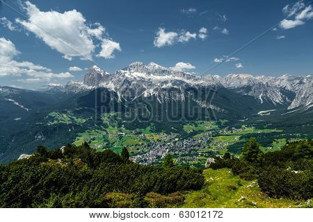 Cortina di A'mpezzo and mountains 3