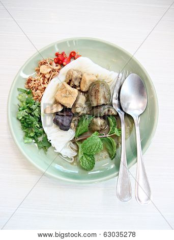 Curry Chicken Noodles (khanom Chin).