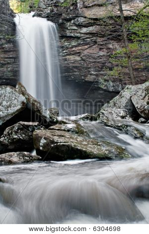 Jusante de Cedar Falls