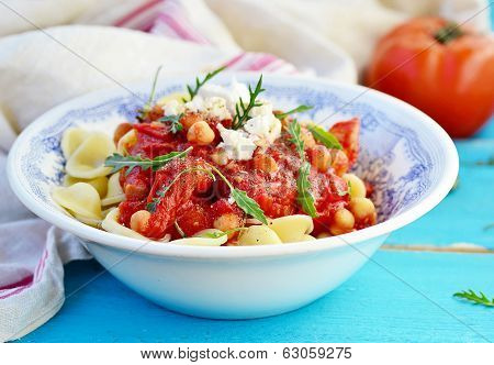 Pasta With Tomato And Chickpea Sauce