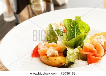 roasted potatoes with smoked salmon