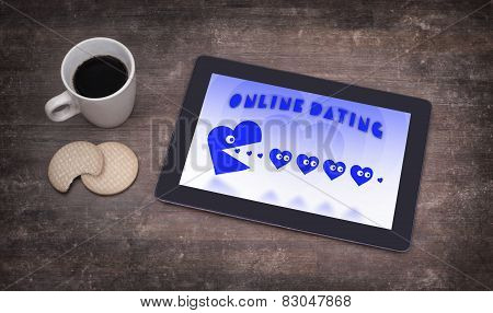 Online Dating On A Tablet