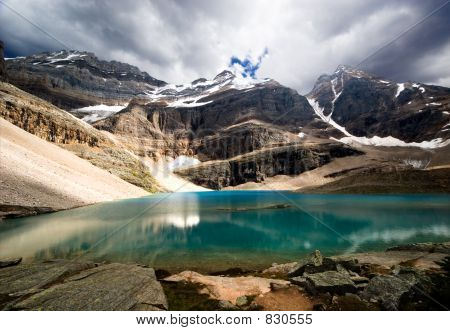 Un lago Esmeraldo