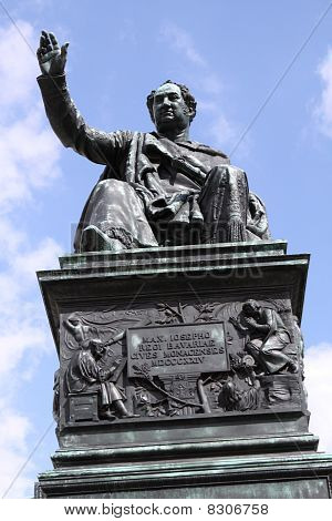 Max-Joseph heykeli. Münih