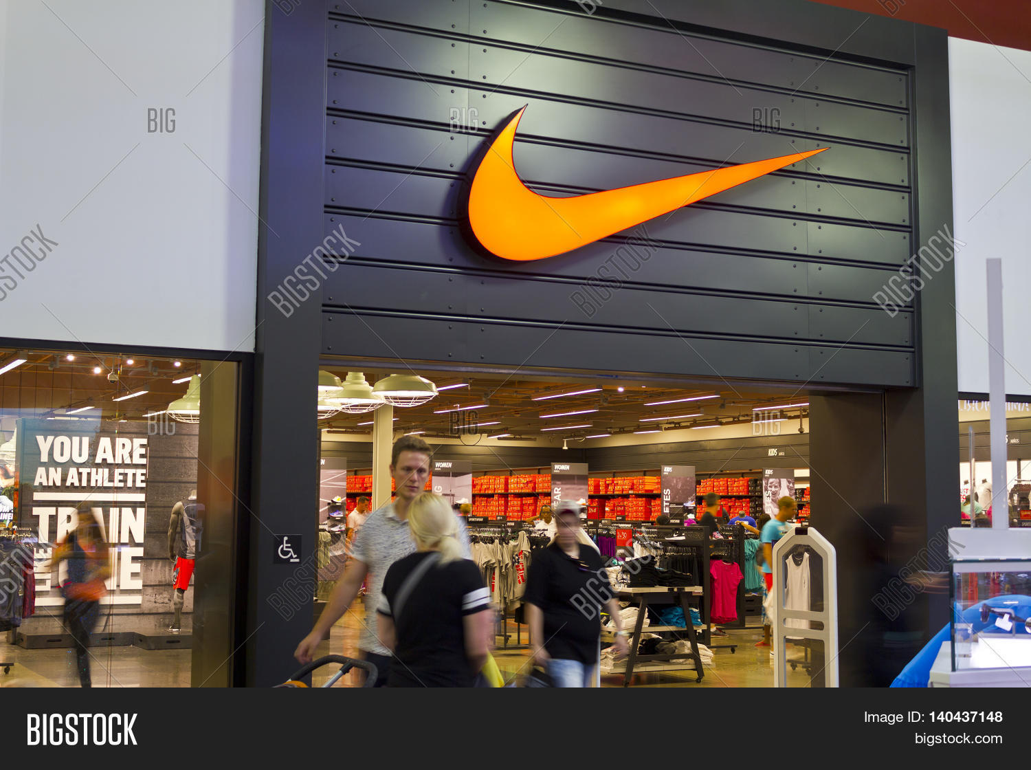nike shop leicester