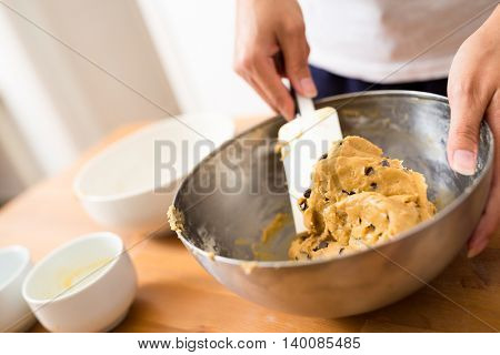 Process of baking cookies at home